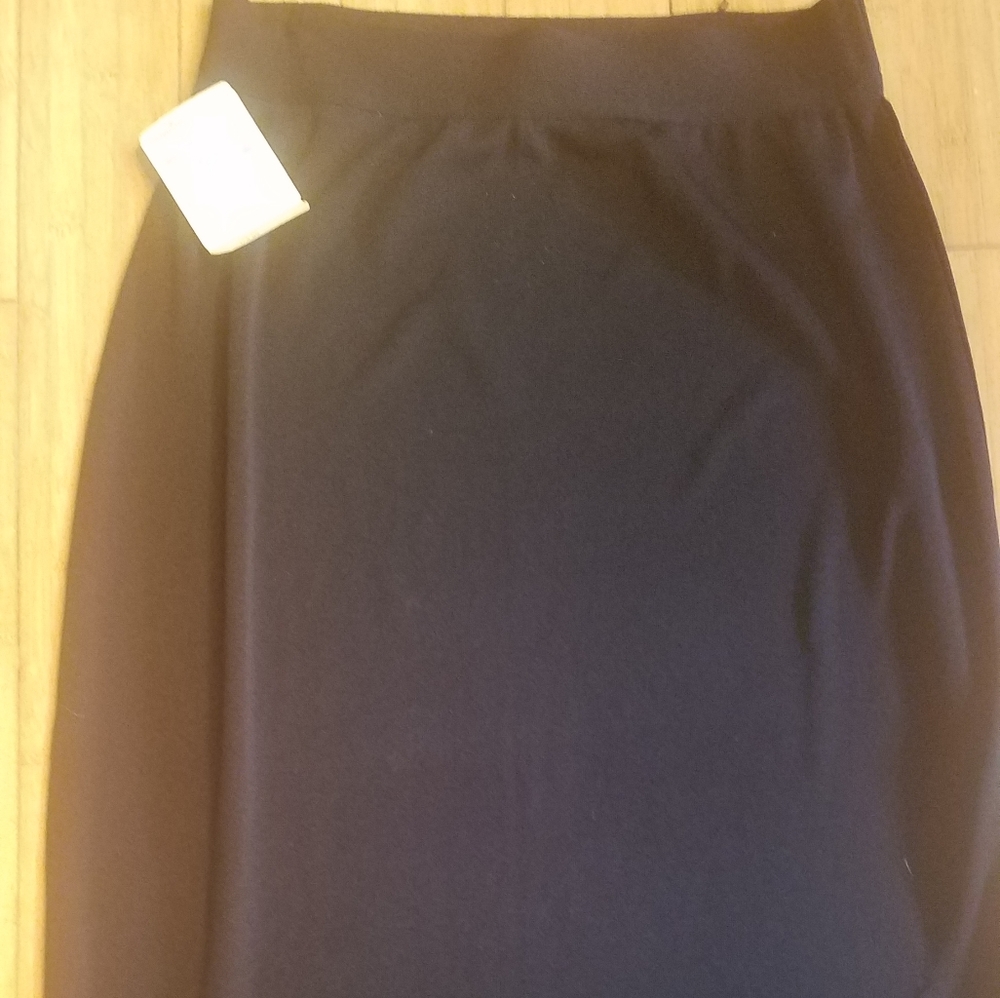 Misook nwt pull on 37in black long skirt XL